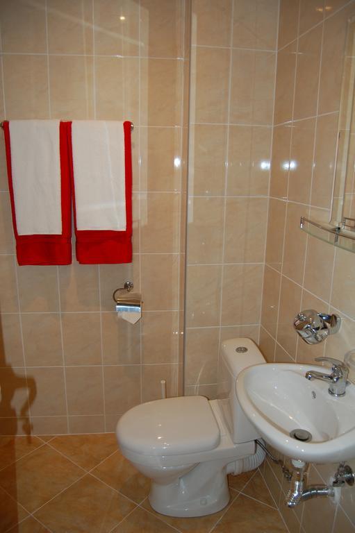 Rozovata Kashta Hotel Kyustendil Phòng bức ảnh